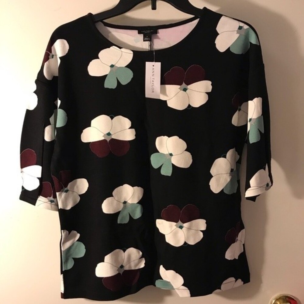 Ann Taylor Floral Jacquard Short Sleeve Sweater Black Size M